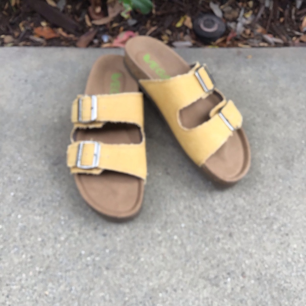 Naot Santa Barbara Sandal yellow canvas